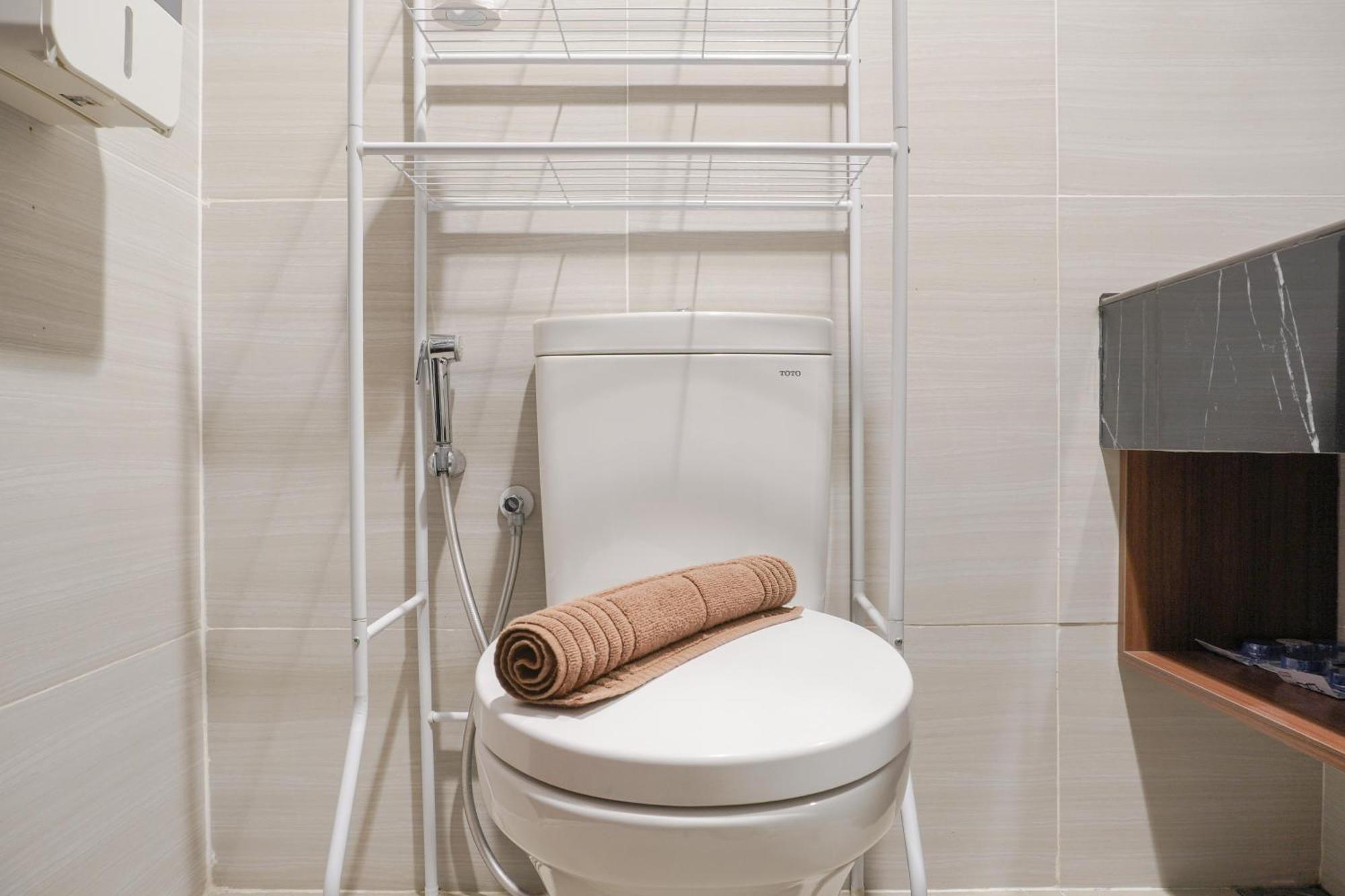 Appartement Comfort And Warm At West Vista By Travelio *