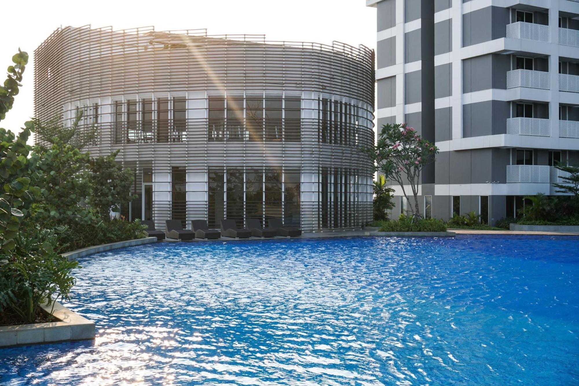 Appartement Comfort And Warm At West Vista By Travelio
