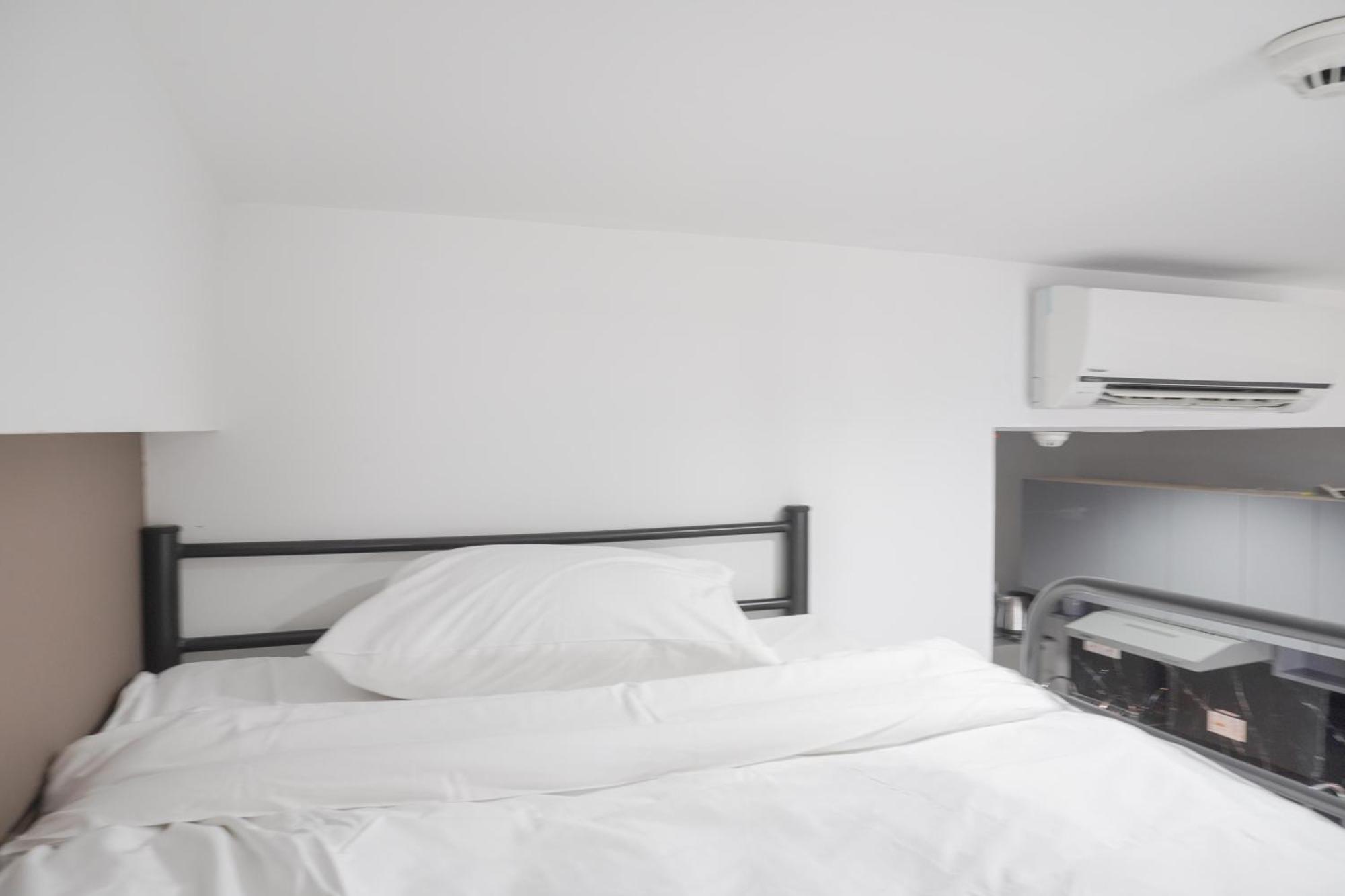 Comfort And Warm At West Vista By Travelio Appartement *